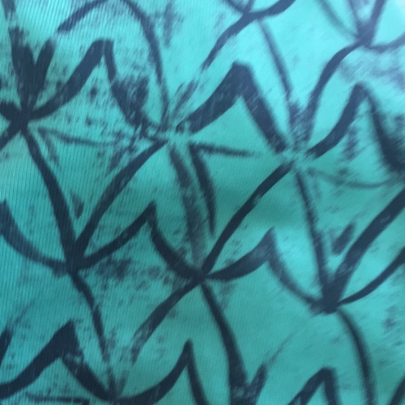 Ivivva lululemon tank top w/ bra - Picture 4 of 4